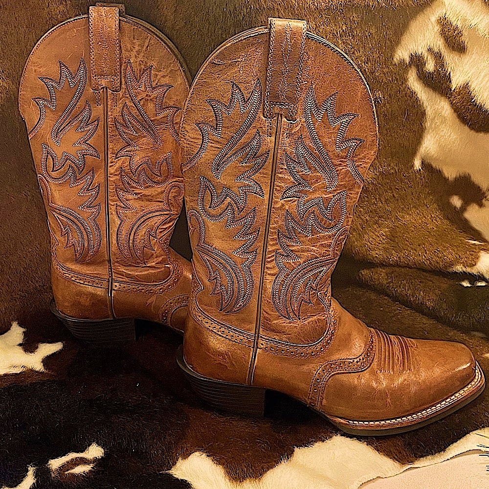 BROWN BOOTS SQUARE TOE RIDING HEEL LADY 8 MEN 7D ARIAT SPUR SHELF STITCH UNISEX